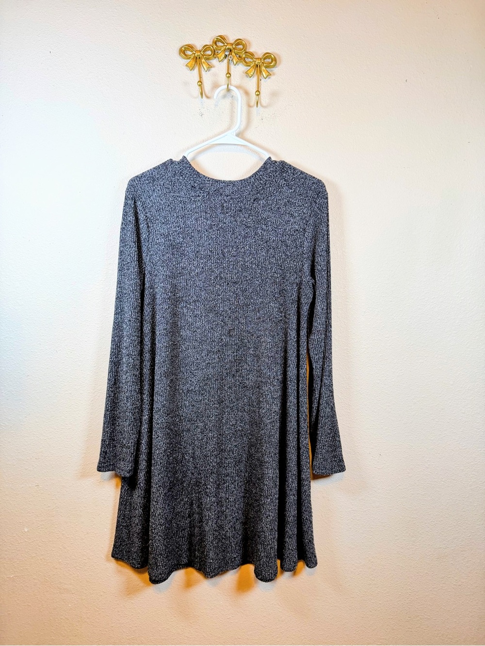Old Navy Heather Gray Ribbed Crew Neck w/Long Sleeves & A-Line. Size L
